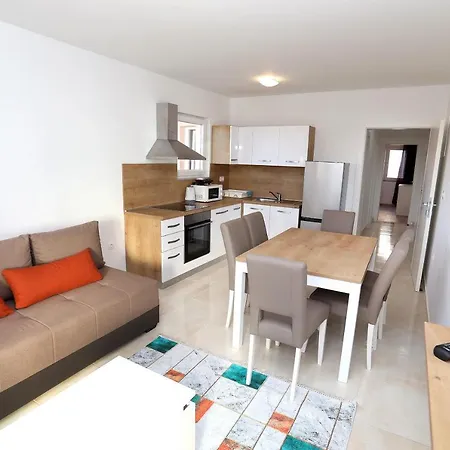 Beautiful 2-bed In Okrug Gornji * Trogir