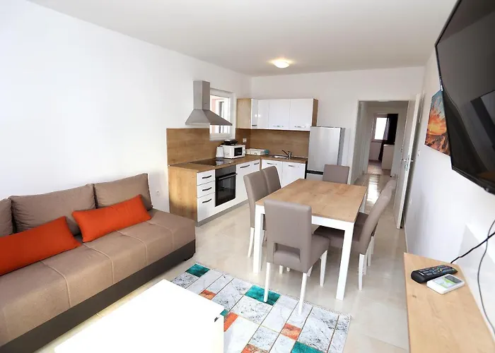 Beautiful 2-bed In Okrug Gornji * Trogir