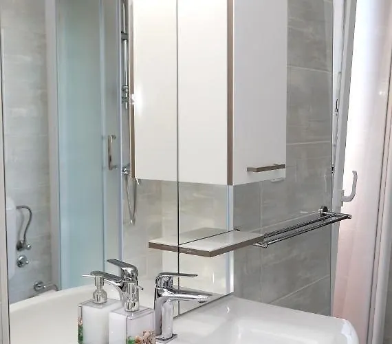 Apartman Beautiful 2-bed In Okrug Gornji