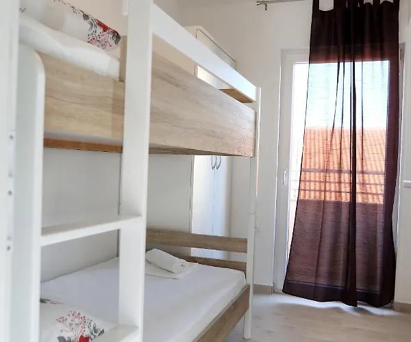 Apartman Beautiful 2-bed In Okrug Gornji Trogir