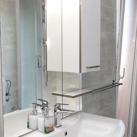 Appartement Beautiful 2-bed In Okrug Gornji
