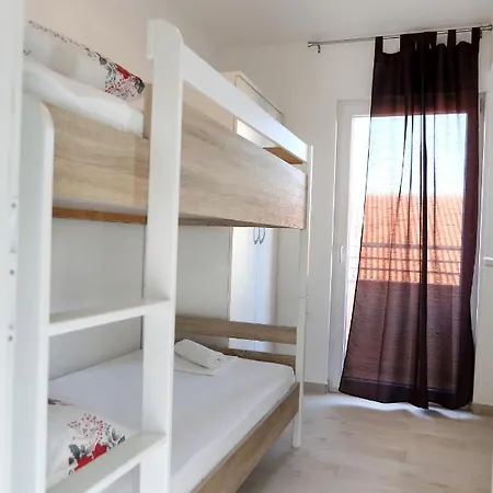 Appartement Beautiful 2-bed In Okrug Gornji Trogir
