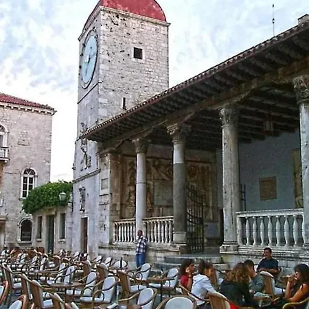 Apartament Beautiful 2-bed In Okrug Gornji