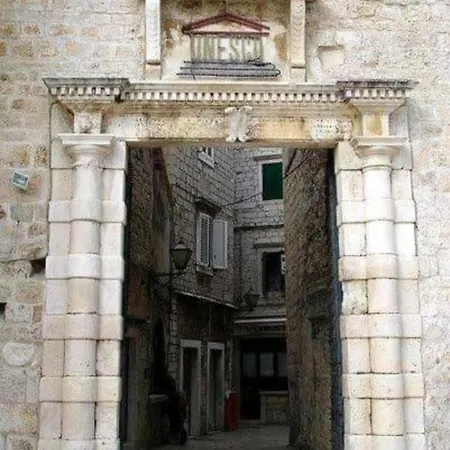 Apartman Beautiful 2-bed In Okrug Gornji Trogir