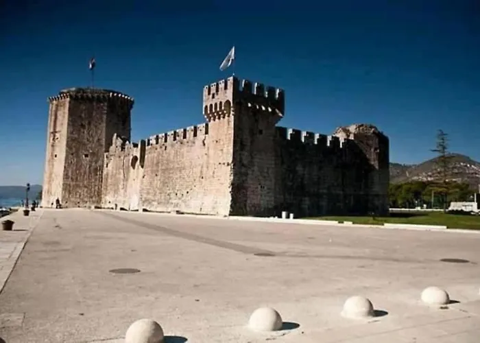 Appartement Beautiful 2-bed In Okrug Gornji