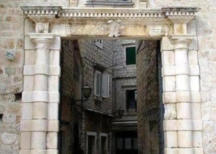 Appartement Beautiful 2-bed In Okrug Gornji Trogir